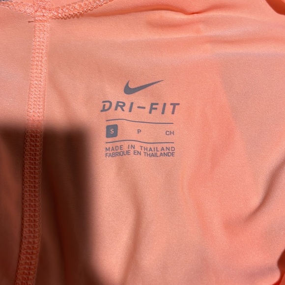 Nike Dri-Fit top in orange. Back straps unique. - Picture 6 of 7